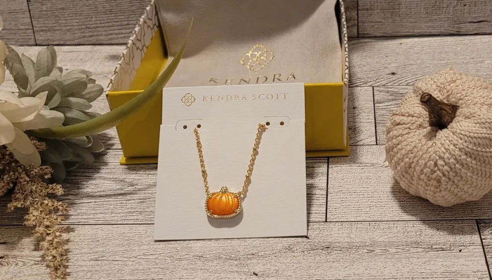 kendra scott pumpkin necklace